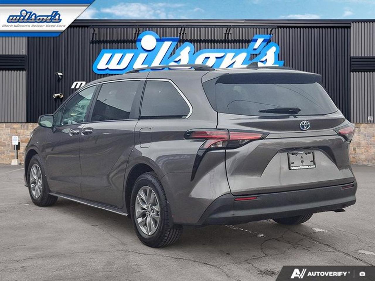 2022 Toyota Sienna XLE | Leather | Sunroof | Heated Wheel + Seats | Power Sliding Doors + Hatch | CarPlay and More ! Photo2