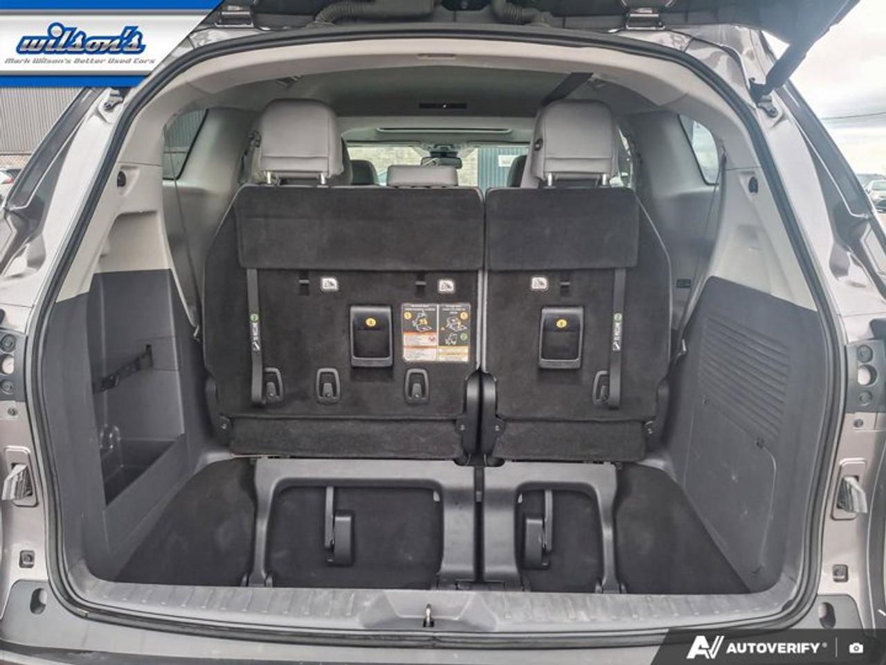 2022 Toyota Sienna XLE | Leather | Sunroof | Heated Wheel + Seats | Power Sliding Doors + Hatch | CarPlay and More ! Photo