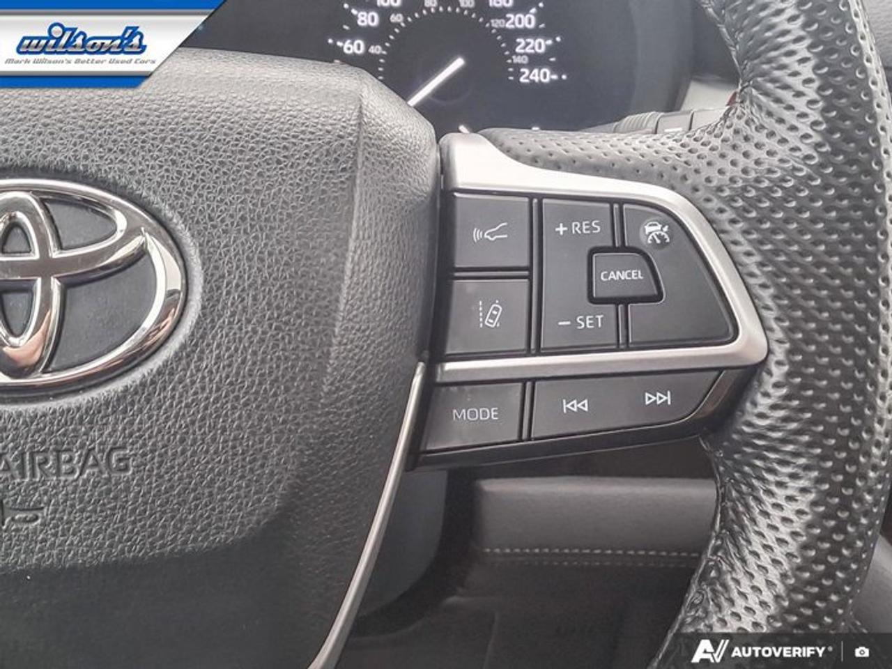 2022 Toyota Sienna XLE | Leather | Sunroof | Heated Wheel + Seats | Power Sliding Doors + Hatch | CarPlay and More ! Photo
