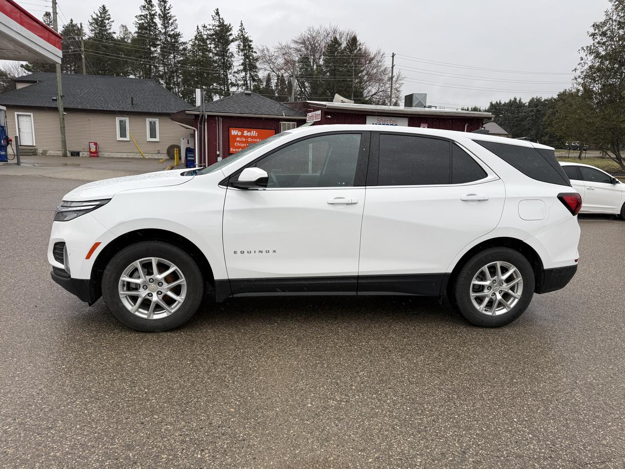 2023 Chevrolet Equinox LT 4X4 Photo3