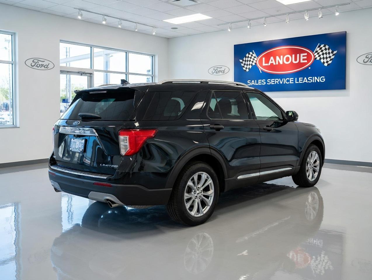 2023 Ford Explorer Limited 4WD Photo