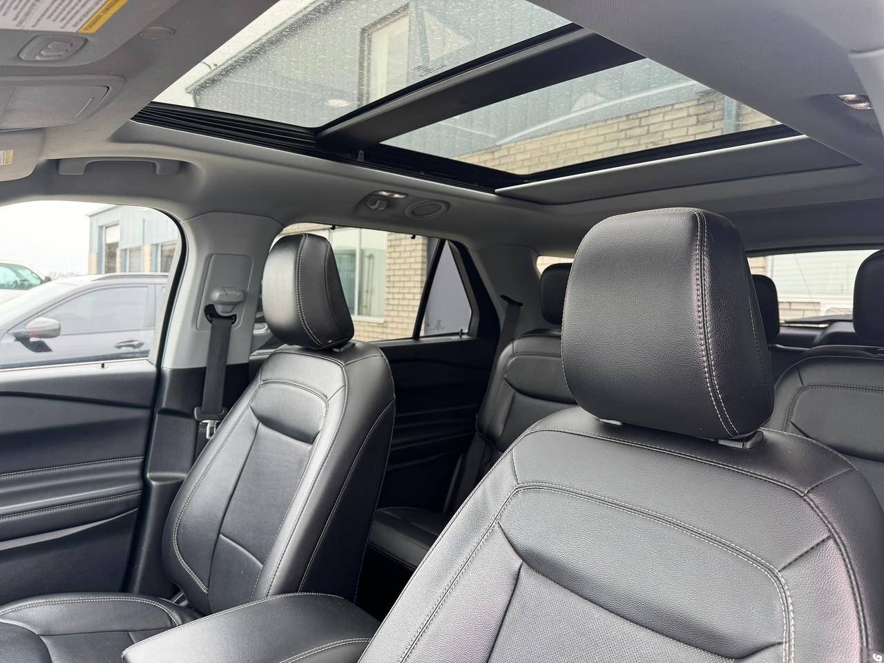 2023 Ford Explorer Limited 4WD Photo