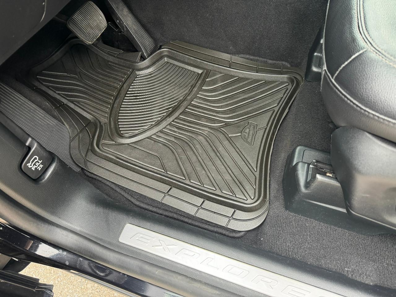 2023 Ford Explorer Limited 4WD Photo