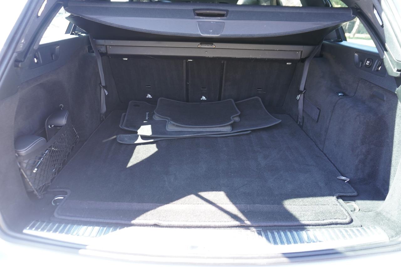 2019 Mercedes-Benz E-Class 1 OWNER / DEALER SERVICED / 7 PASSENGER / 4MATIC Photo