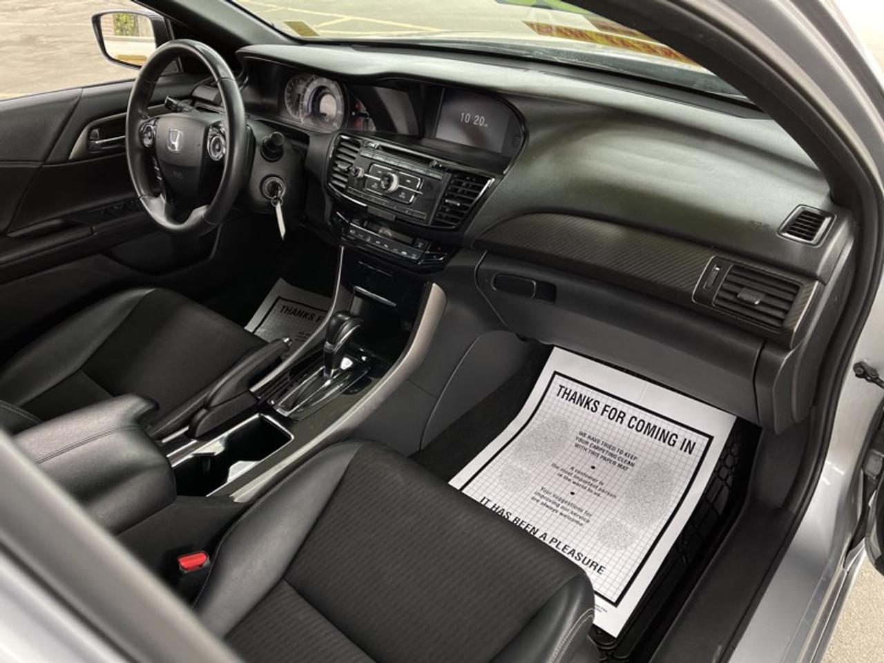 2016 Honda Accord SPORT/ VERY CLEAN/ NO ACCIDENT / LOADED/ AC / Photo
