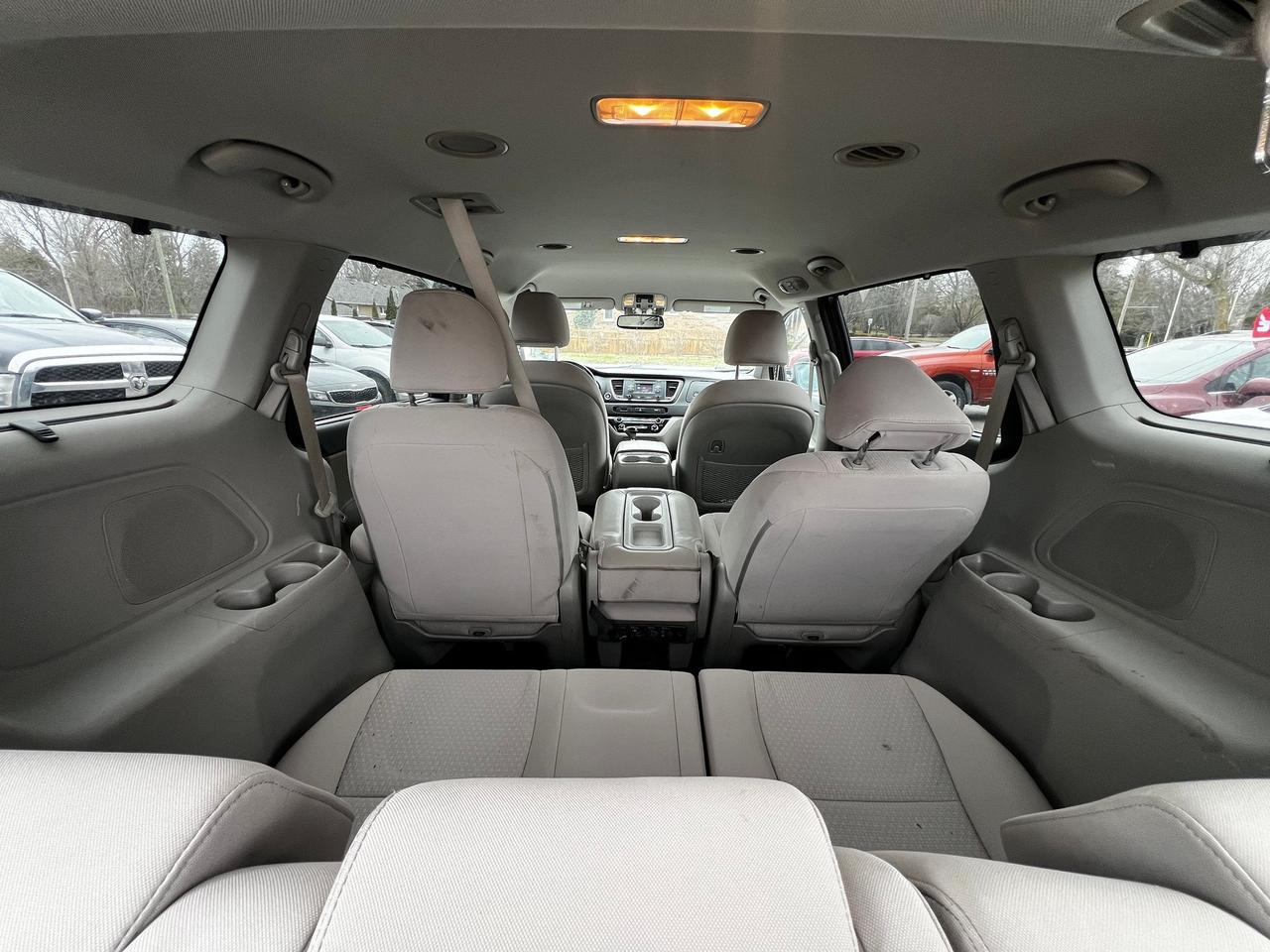 2016 Kia Sedona LX Photo