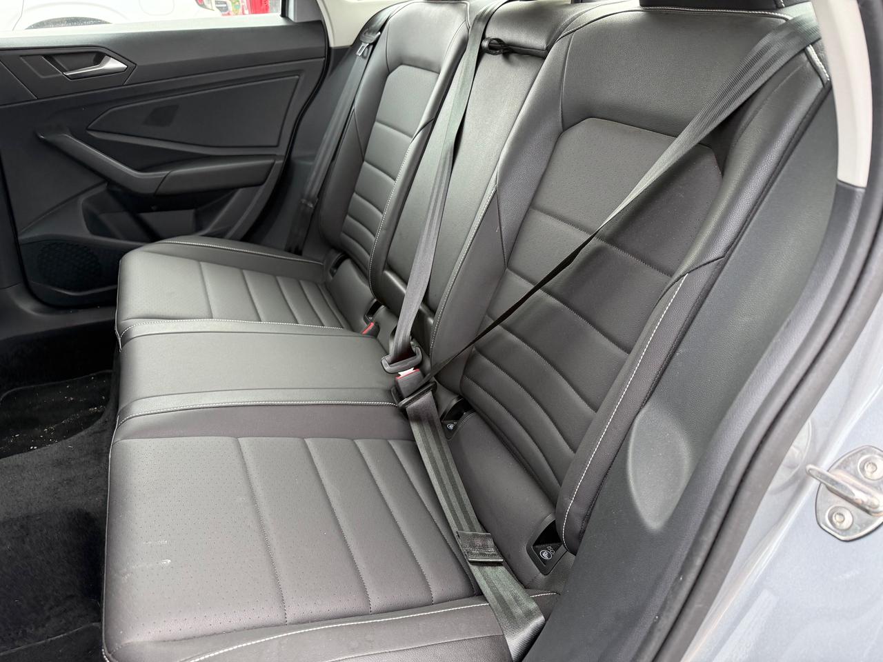 2024 Volkswagen Jetta Comfortline 6-Speed Manual! Leather! Photo