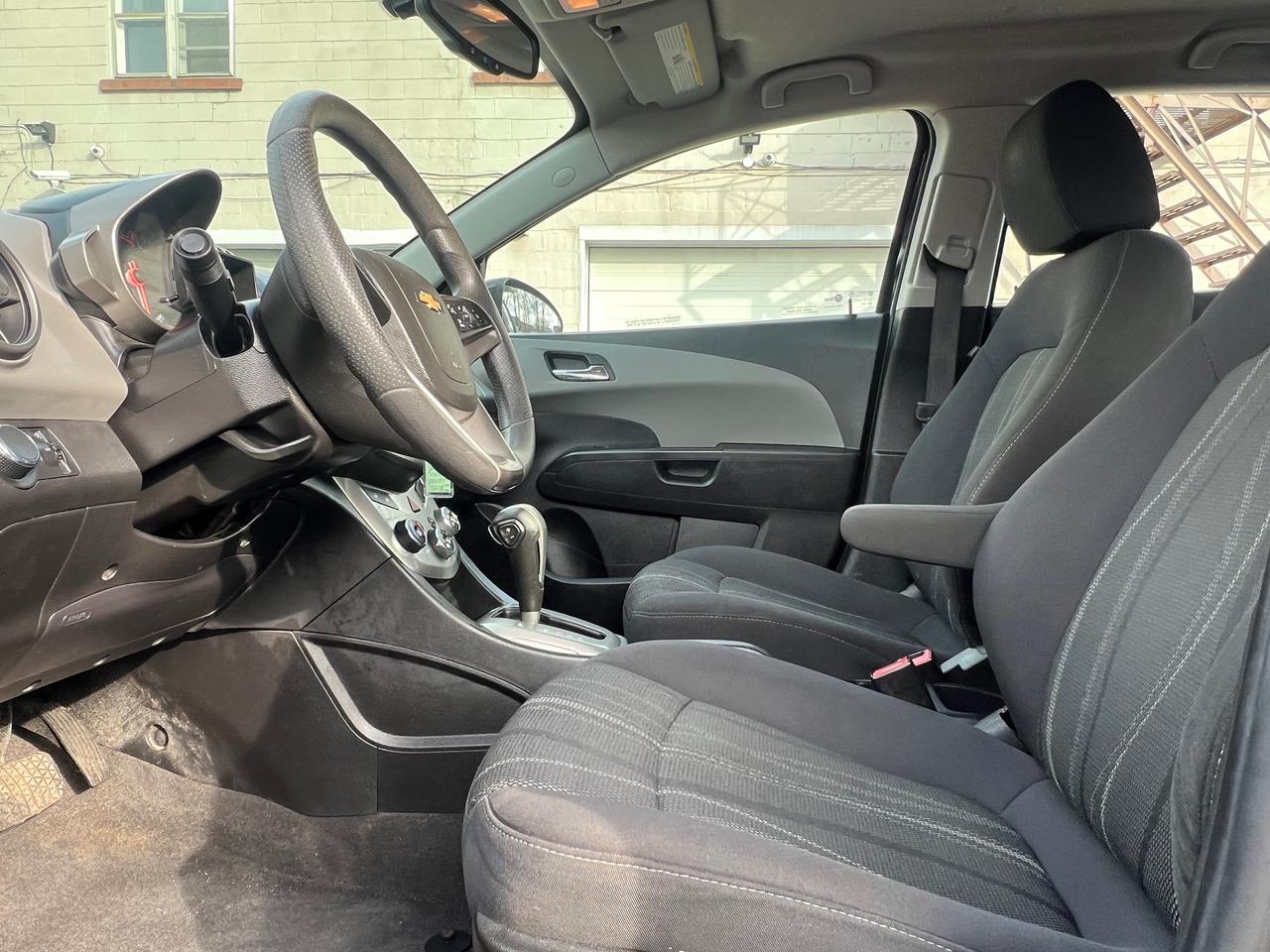 2015 Chevrolet Sonic EXTRA CLEAN-BACK CAM-BLUETOOTH Photo