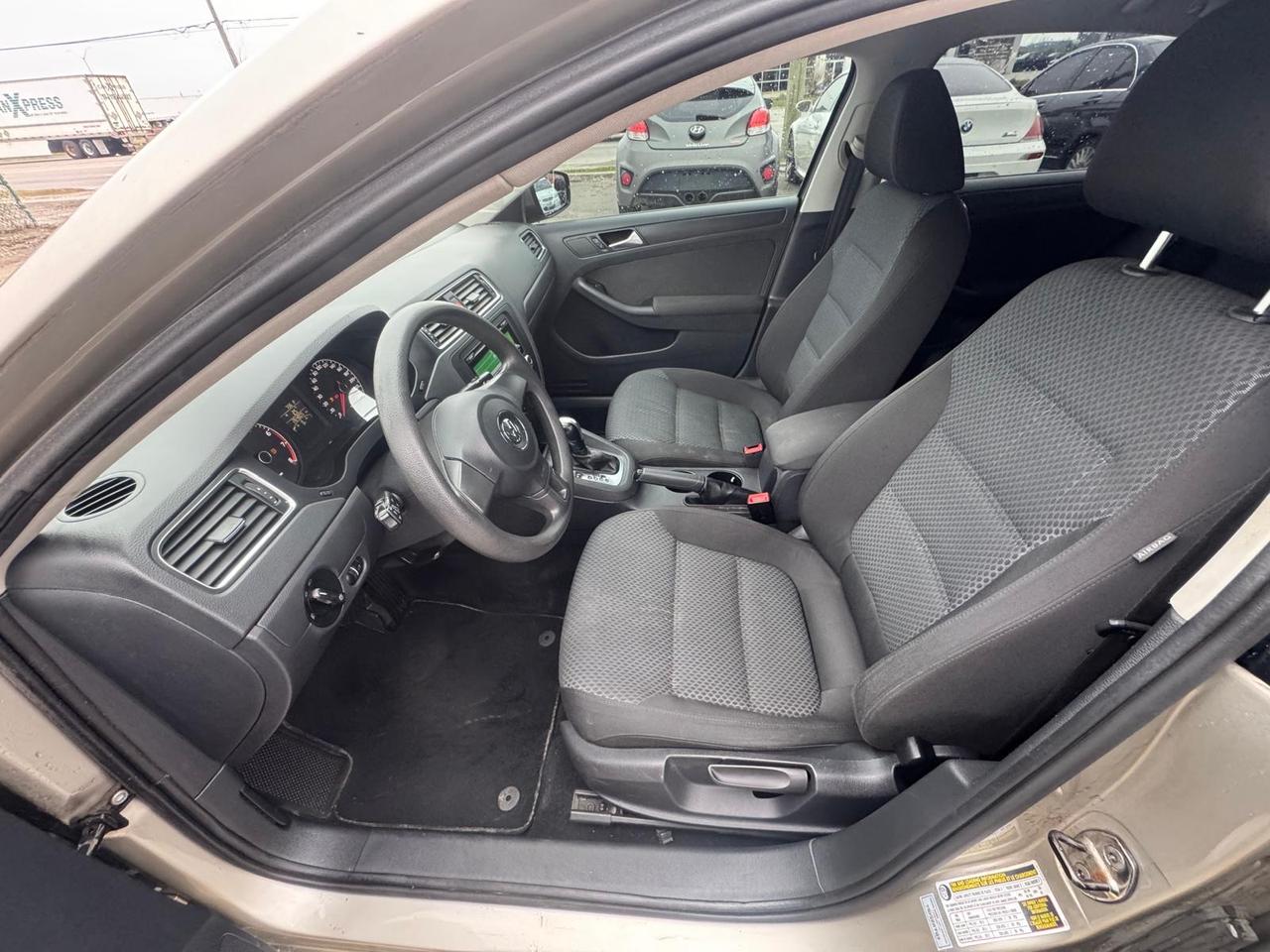 2012 Volkswagen Jetta COMFORTLINE, SEDAN, AUTO, ALLOYS, CERTIFIED Photo