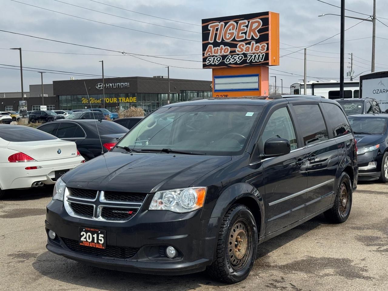 2015 Dodge Grand Caravan CREW PLUS, ONLY 113KMS, LEATHER, SUNROOF, DVD Photo