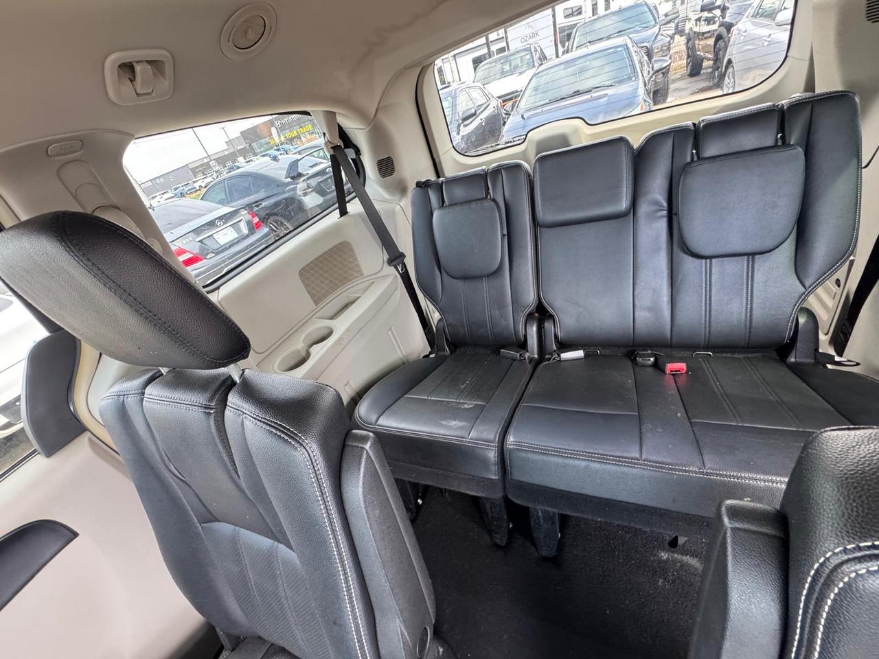 2015 Dodge Grand Caravan CREW PLUS, ONLY 113KMS, LEATHER, SUNROOF, DVD Photo