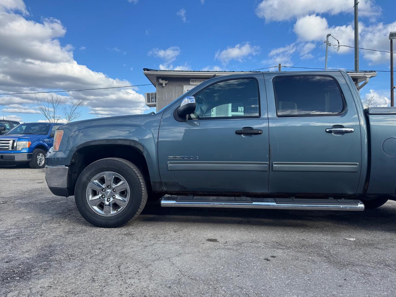 2011 GMC Sierra 1500 SLE Photo