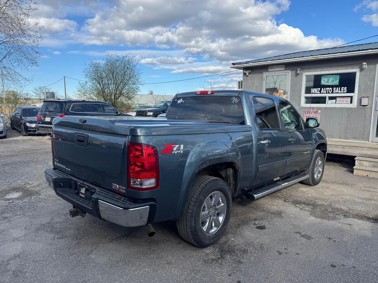 2011 GMC Sierra 1500 SLE Photo