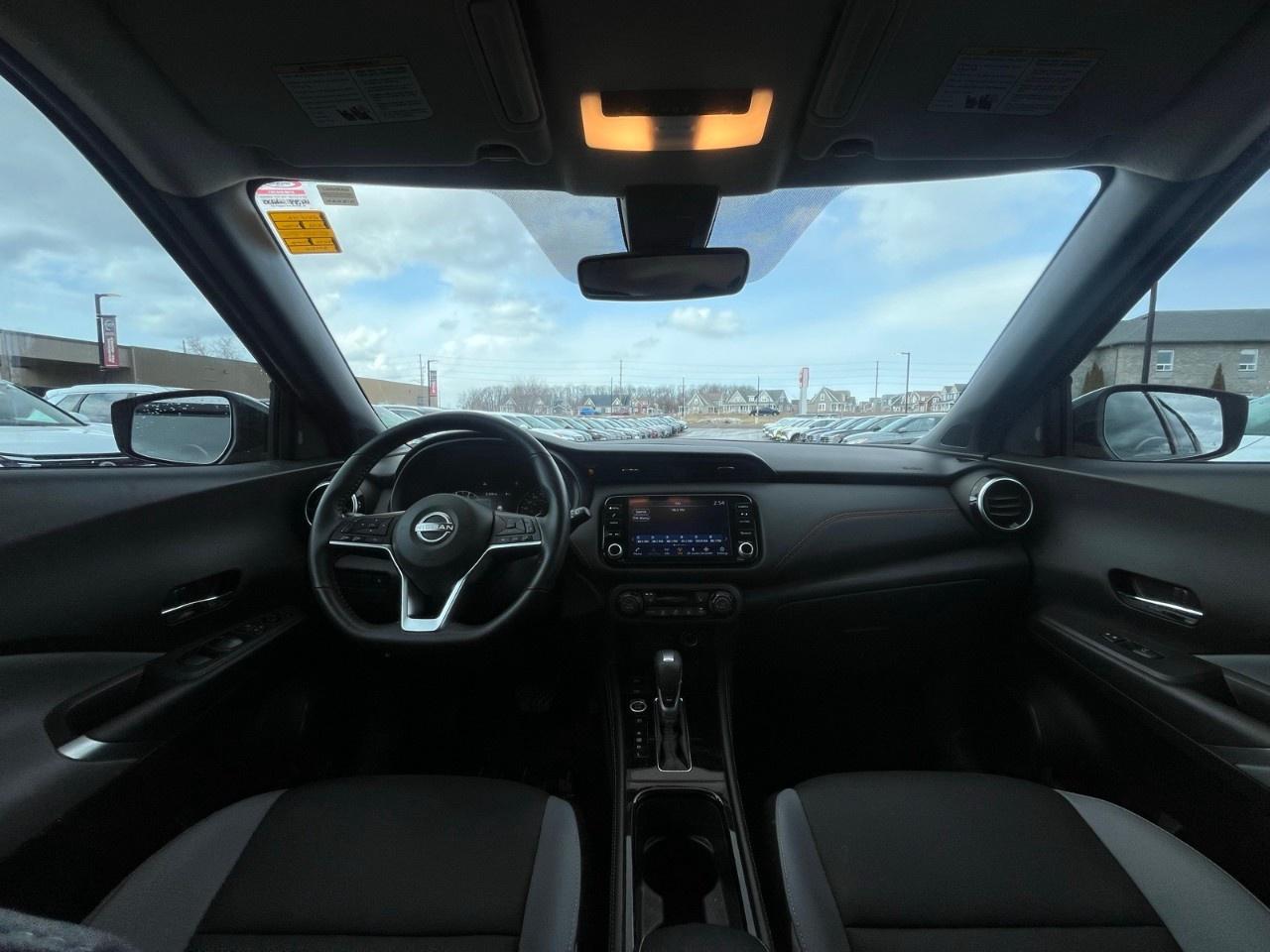 2023 Nissan Kicks SR FWD Photo