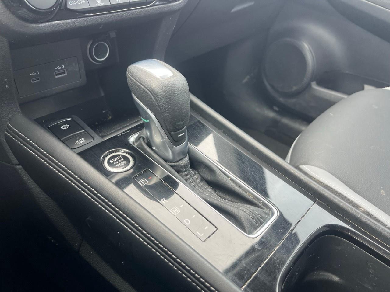 2023 Nissan Kicks SR FWD Photo