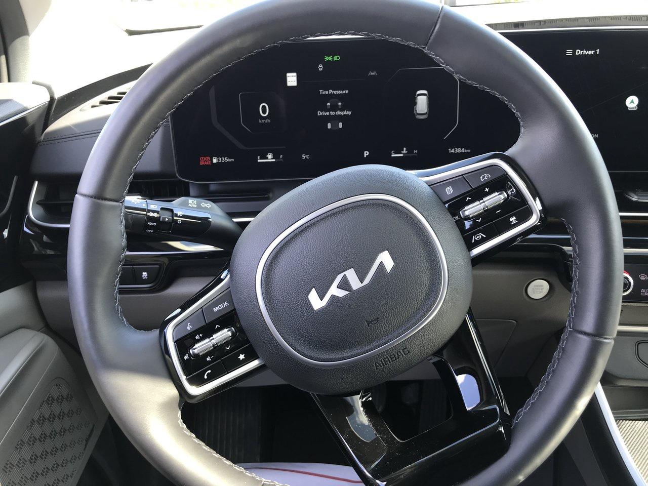 2026 Kia Carnival SX Pkg. Photo