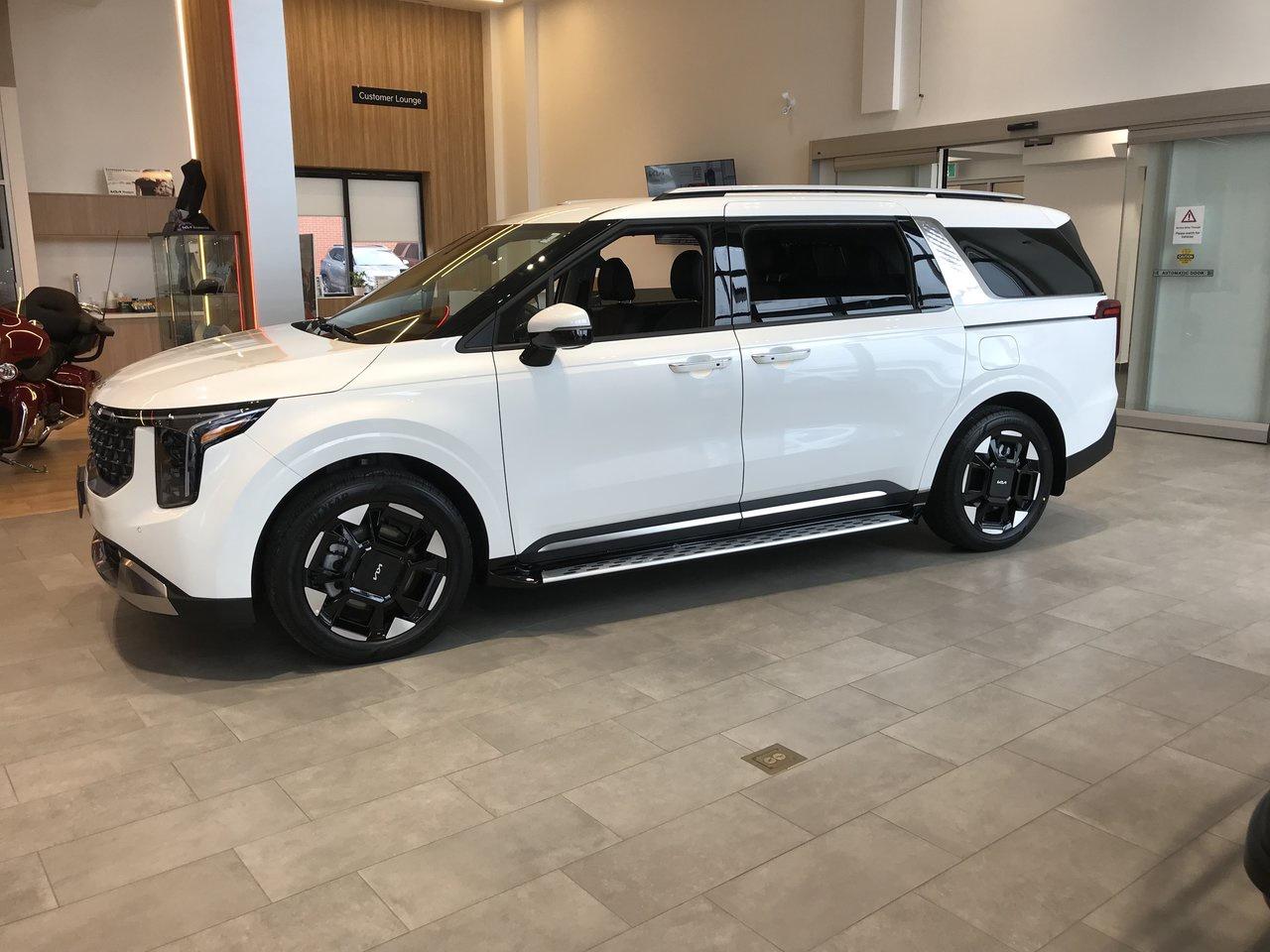 2026 Kia Carnival Hybrid EX HEV   Side Steps   7Yr/140K Warranty Included Photo