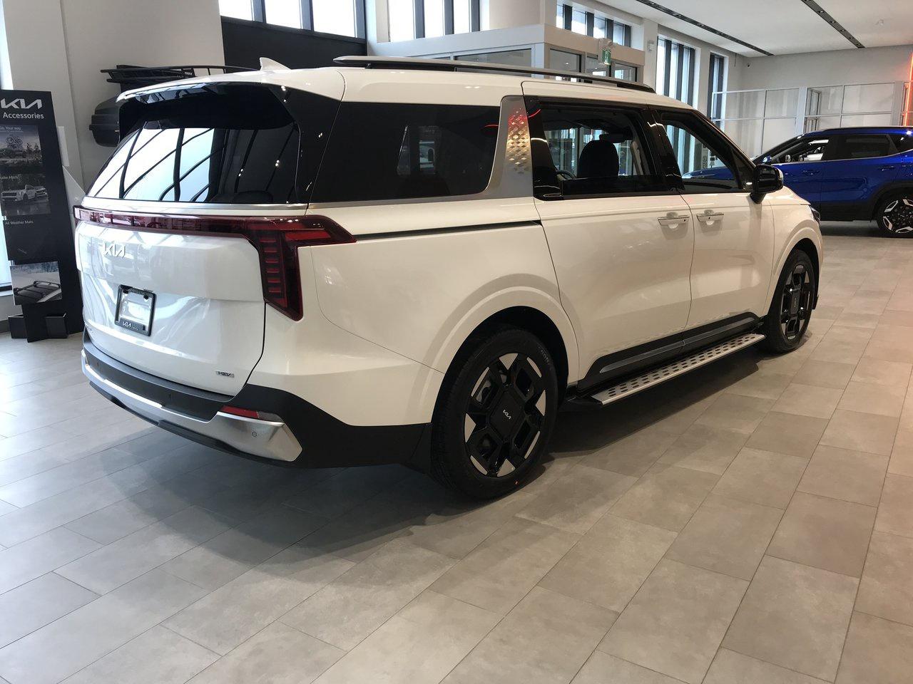 2026 Kia Carnival Hybrid EX HEV   Side Steps   7Yr/140K Warranty Included Photo