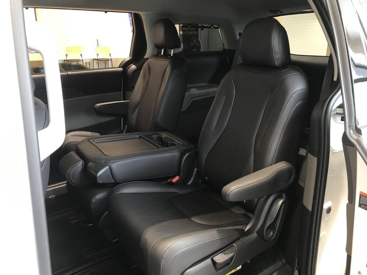 2026 Kia Carnival Hybrid EX HEV   Side Steps   7Yr/140K Warranty Included Photo