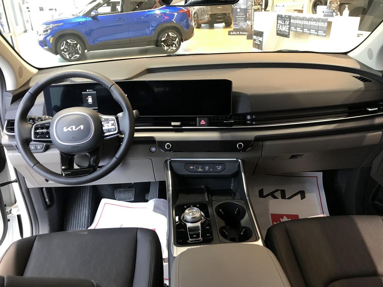 2026 Kia Carnival Hybrid EX HEV   Side Steps   7Yr/140K Warranty Included Photo