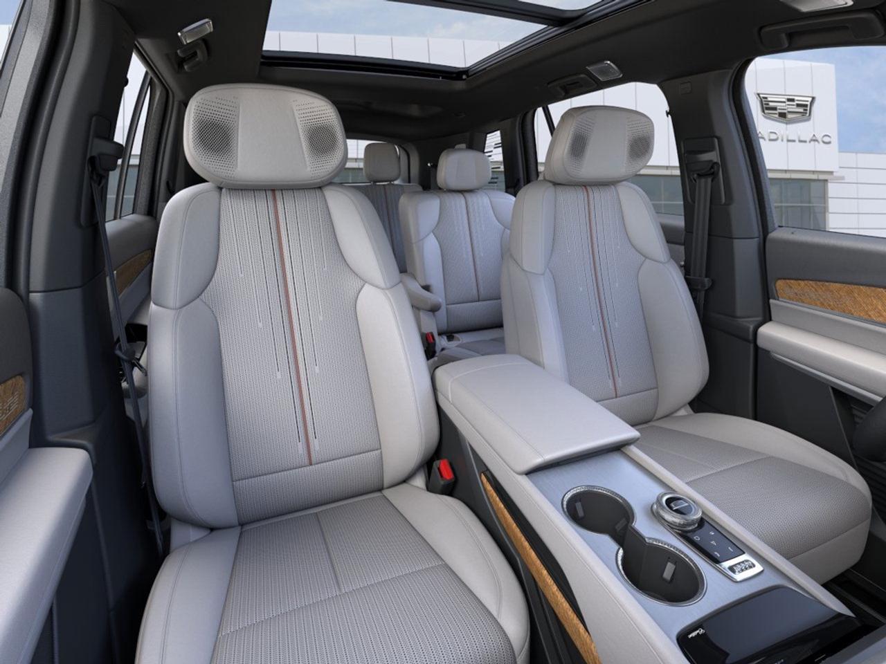 2026 Cadillac VISTIQ Luxury  VISTIQ, 6 SEATER, AWD, SPORT Photo