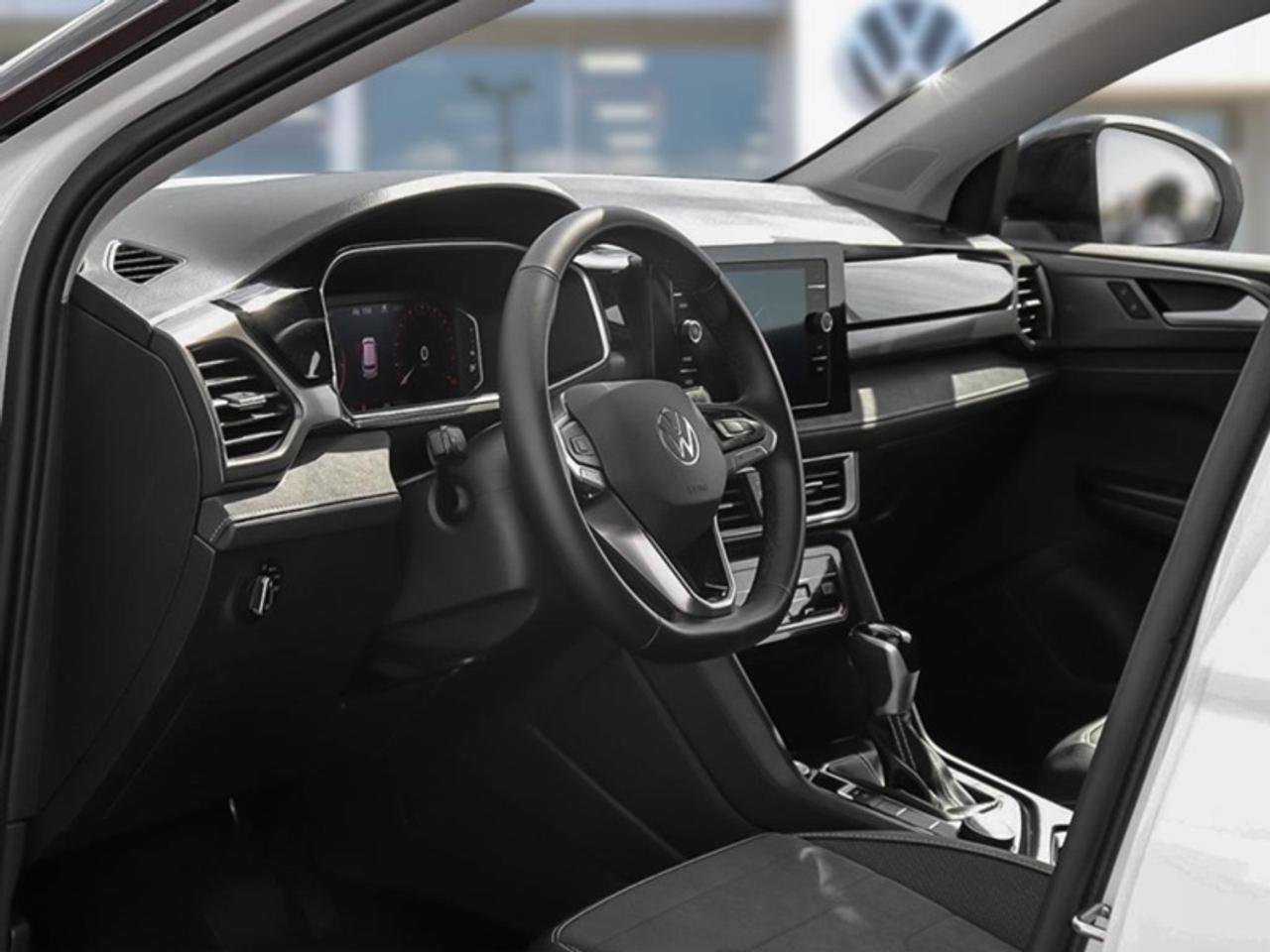 2026 Volkswagen Taos Comfortline Black Edition Photo