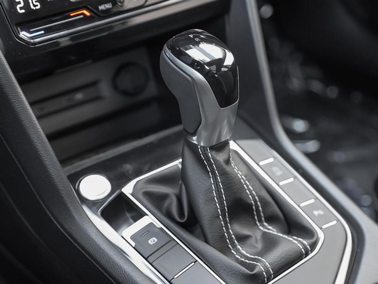 2026 Volkswagen Taos Comfortline Black Edition Photo