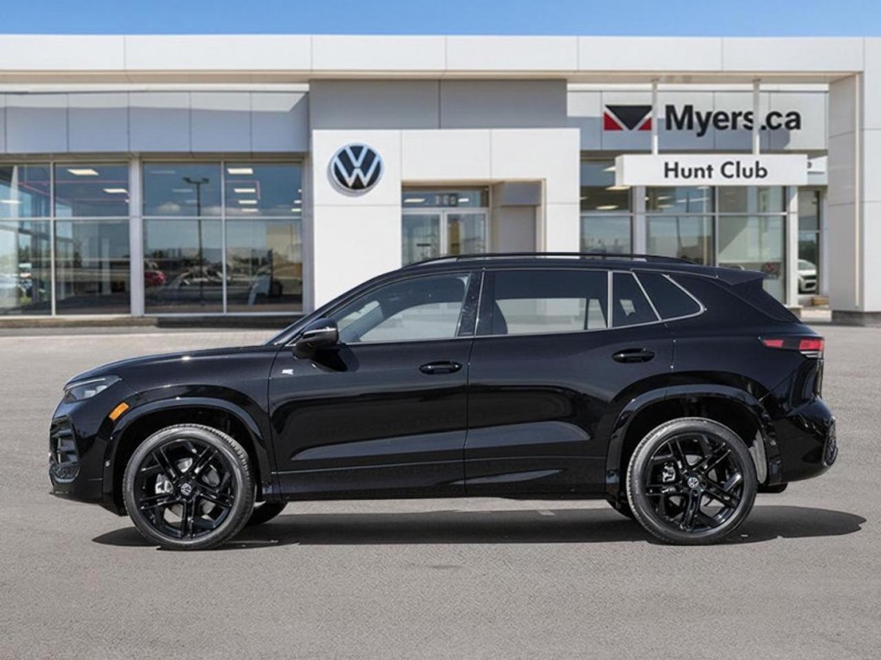 2026 Volkswagen Tiguan Comfortline R-Line Black Edition Photo