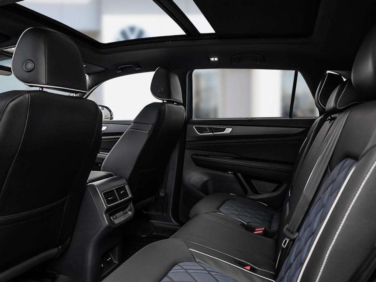 2026 Volkswagen Atlas Cross Sport Execline  - Massaging Seats Photo