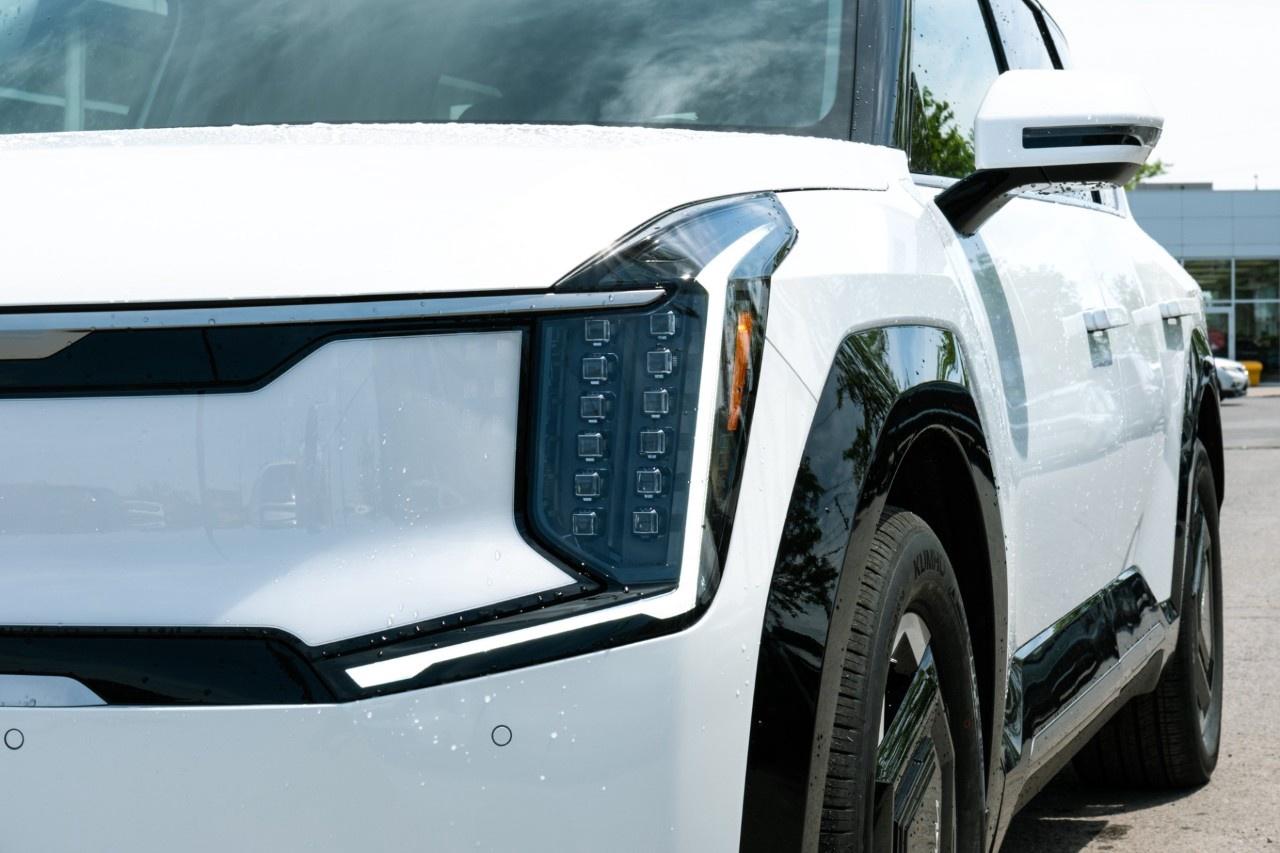 2026 Kia EV9 Land w/Plus Package AWD Photo