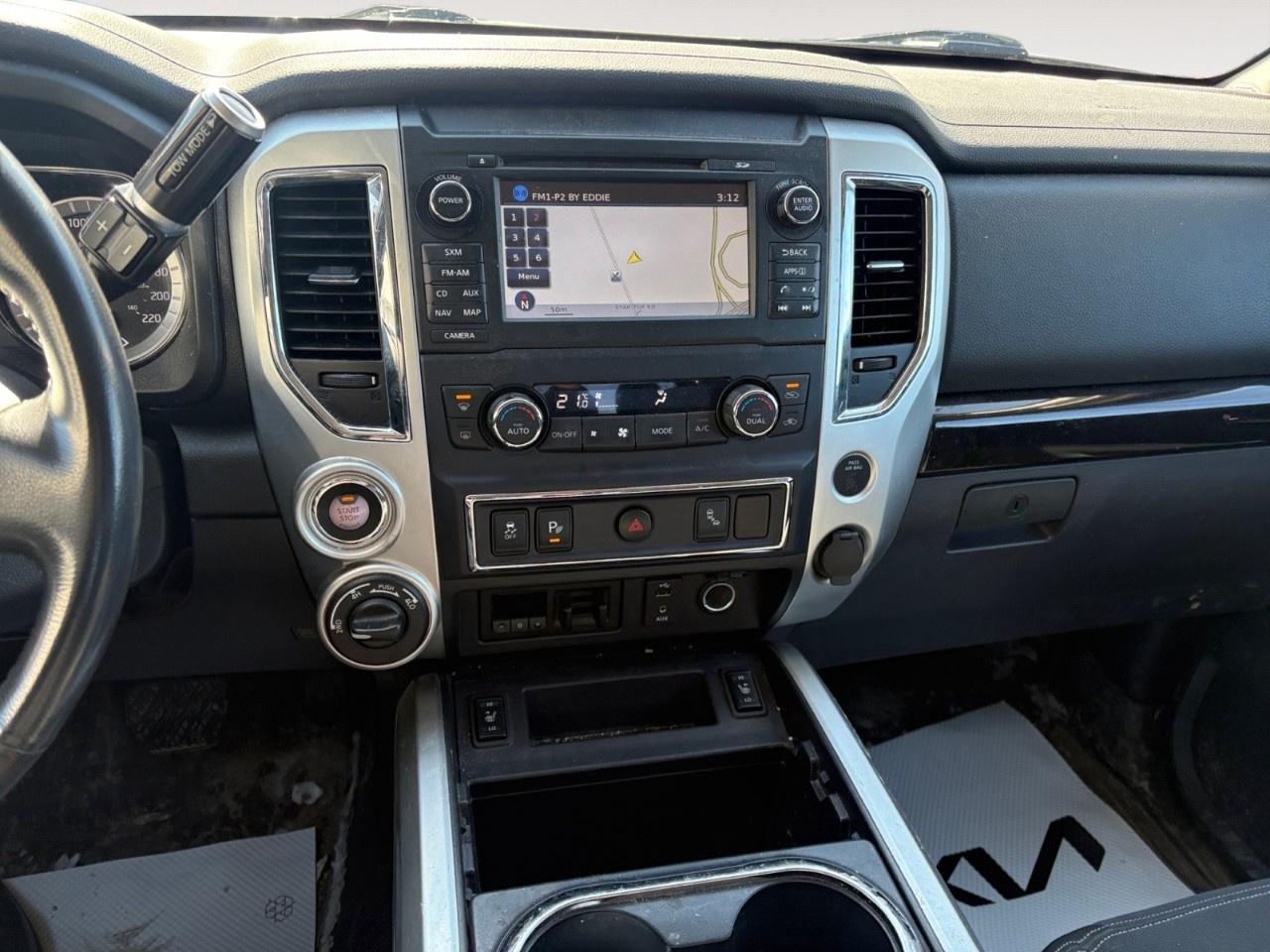 2017 Nissan Titan 4WD Crew Cab SV Photo