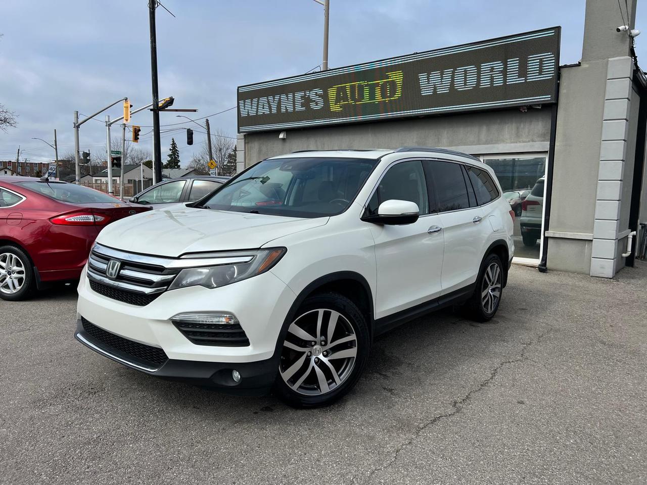 OUR VEHICLES COME FULLY CERTIFIED AT NO EXTRA COST,FINANCING AVAILABLE AS LOW AS 7.99% ON APPROVED CREDIT ON MOST VEHICLES, COME BY IN PERSON OR BY TRUSTED AND EASY ONLINE APPLICATION. **WE ARE A PROUD MEMEBER OF UCDA ** ONLINE CREDIT APPLICATION https://creditonline.dealertrack.ca/Web/Default.aspx?Token=e7618860-8f22-4e62-b461-0747bd7df710&Lang=en ***7 MONTH/11000 km POWERTRAIN WARRANTY WITH A $1000. PER CLAIM LIMIT INCLUDED IN THE ADVERTISED PRICE.*** <br/>