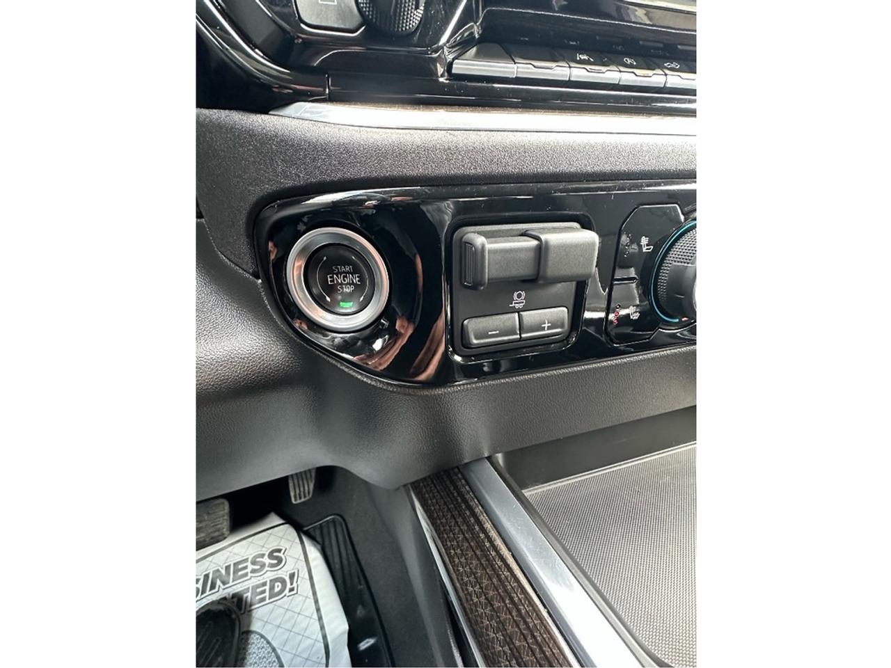 2025 Chevrolet Silverado 1500 LT Diesel Long Box Photo