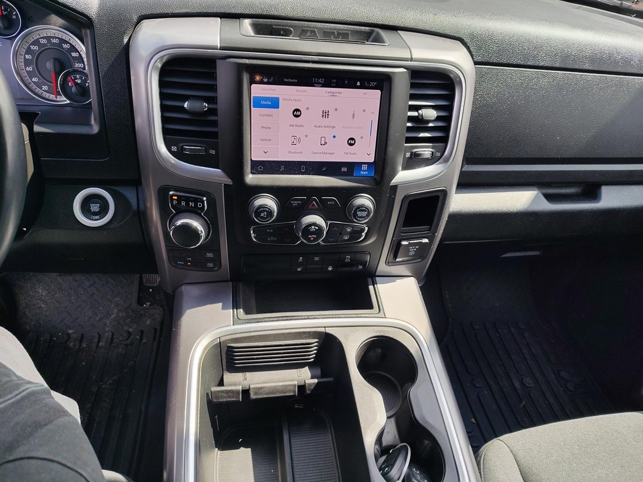 2023 RAM 1500 Classic WARLOCK Photo