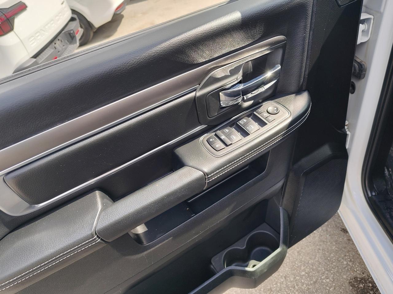 2023 RAM 1500 Classic WARLOCK Photo