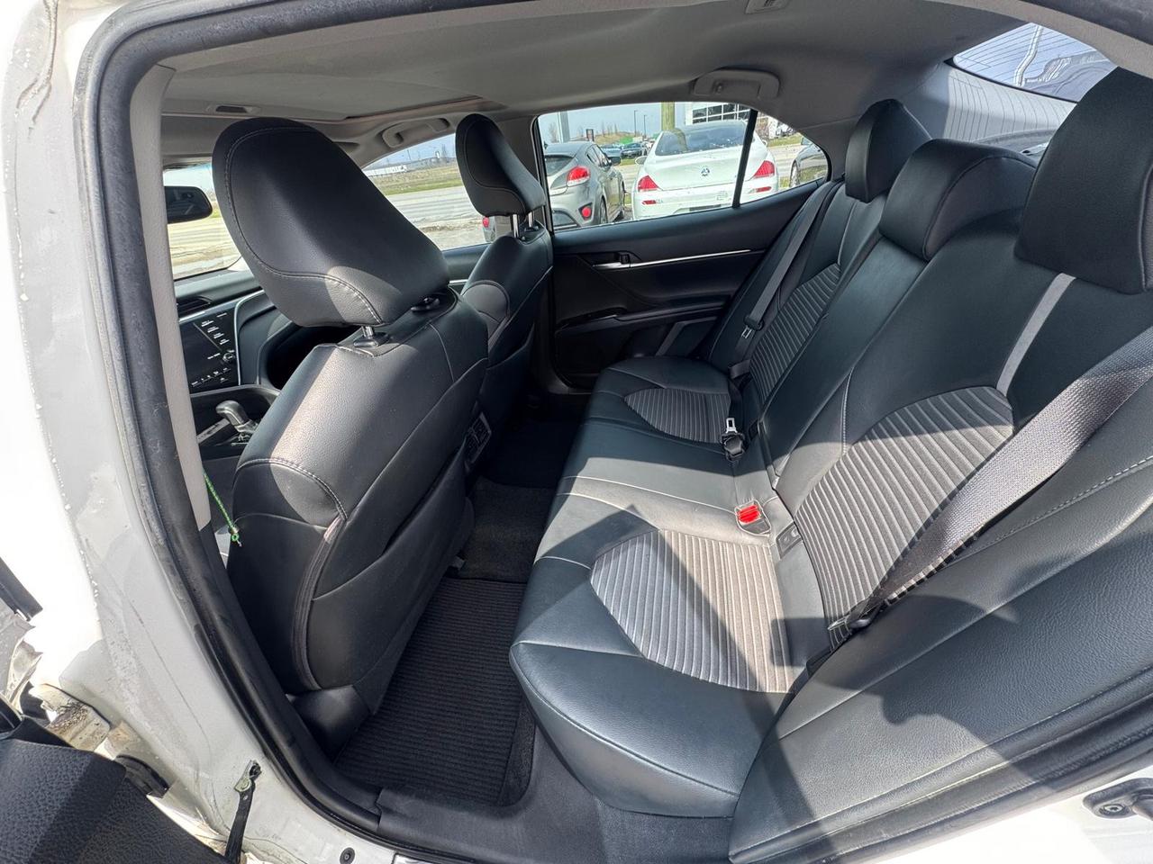 2018 Toyota Camry SE, WELL MAINTAINED, LEATHER, CERTIFIED Photo