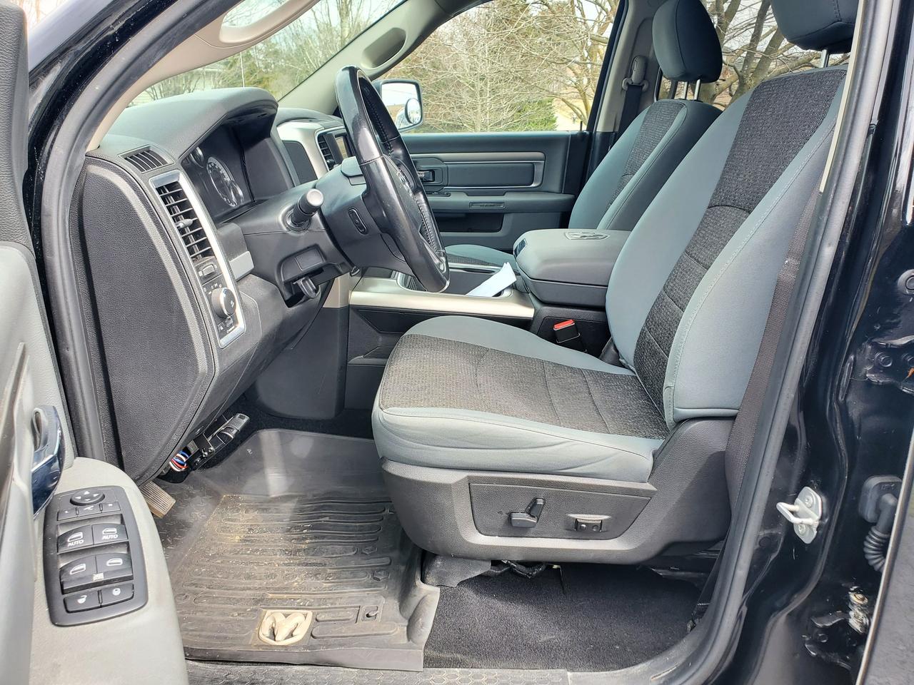 2019 RAM 1500 Classic SLT - 1 Year Waranty Included Photo