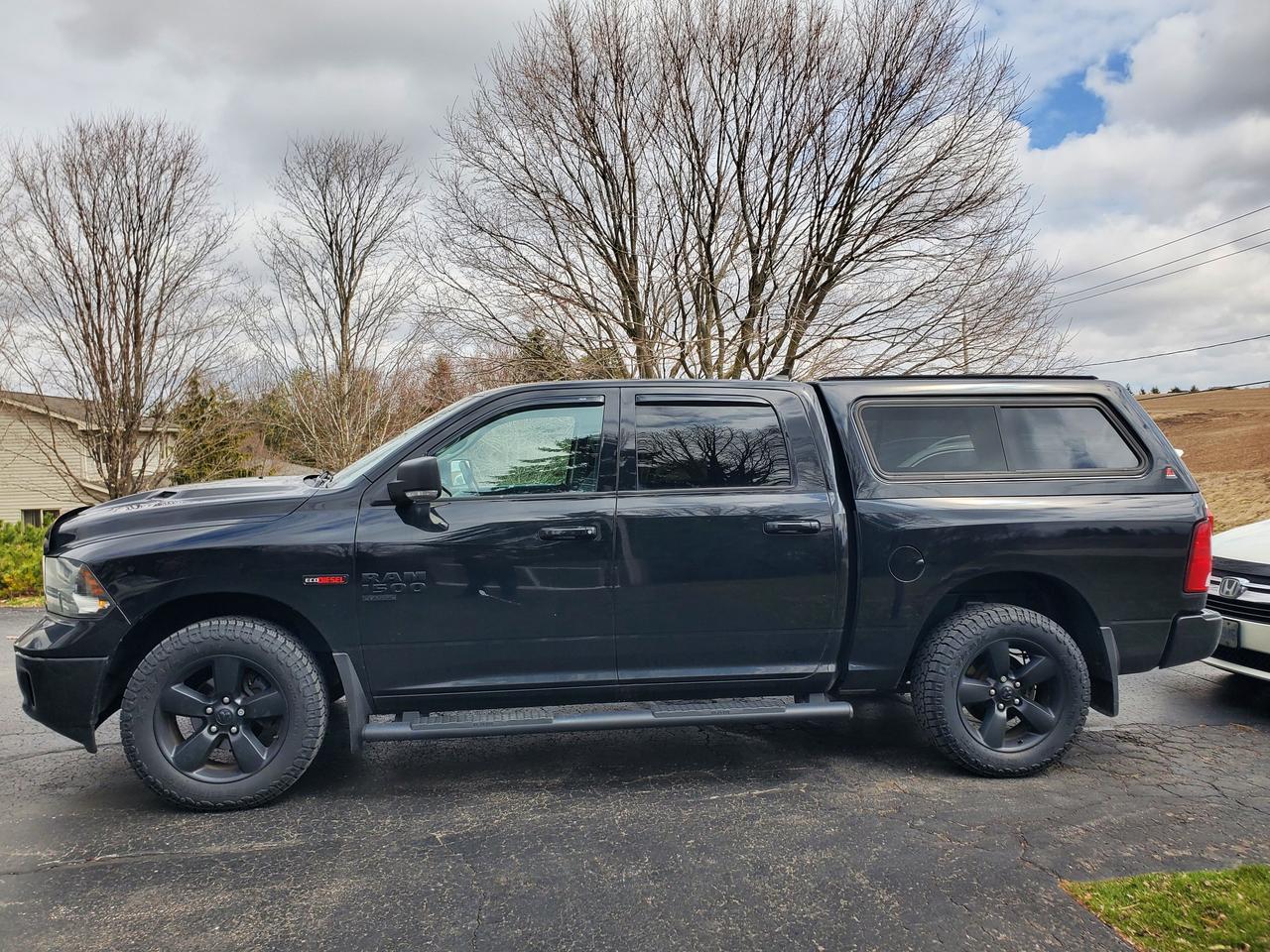 2019 RAM 1500 Classic SLT - 1 Year Waranty Included Photo2