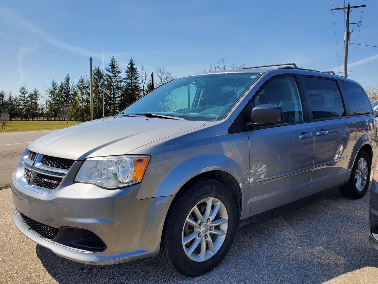2015 Dodge Grand Caravan SXT Photo2