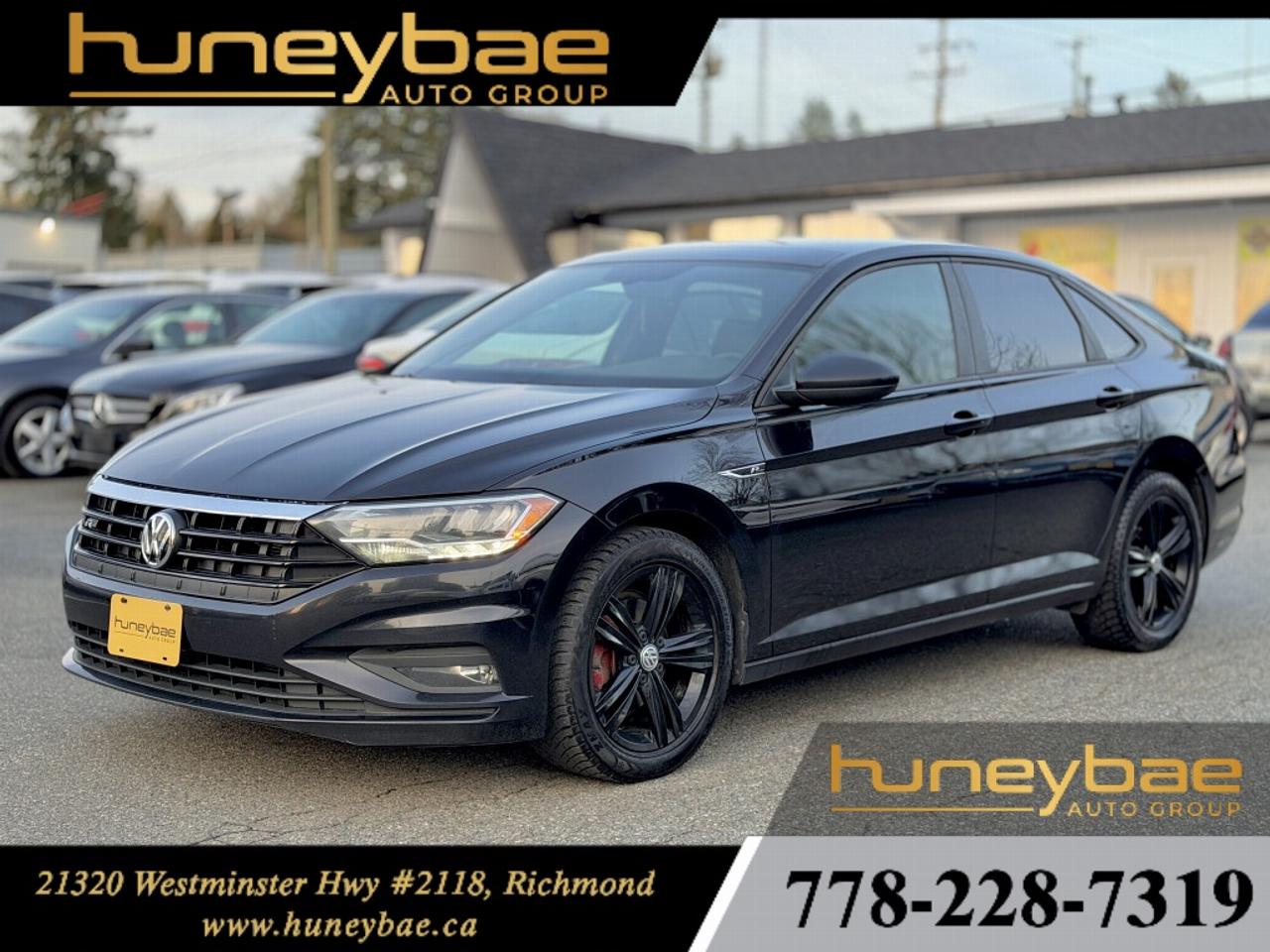 Used 2019 Volkswagen Jetta HIGHLINE R-LINE | No Accidents | Panoramic Sunroof | Leather & Heated Seats |Backup Camera | Carplay | 2 Keys for sale in Richmond, BC