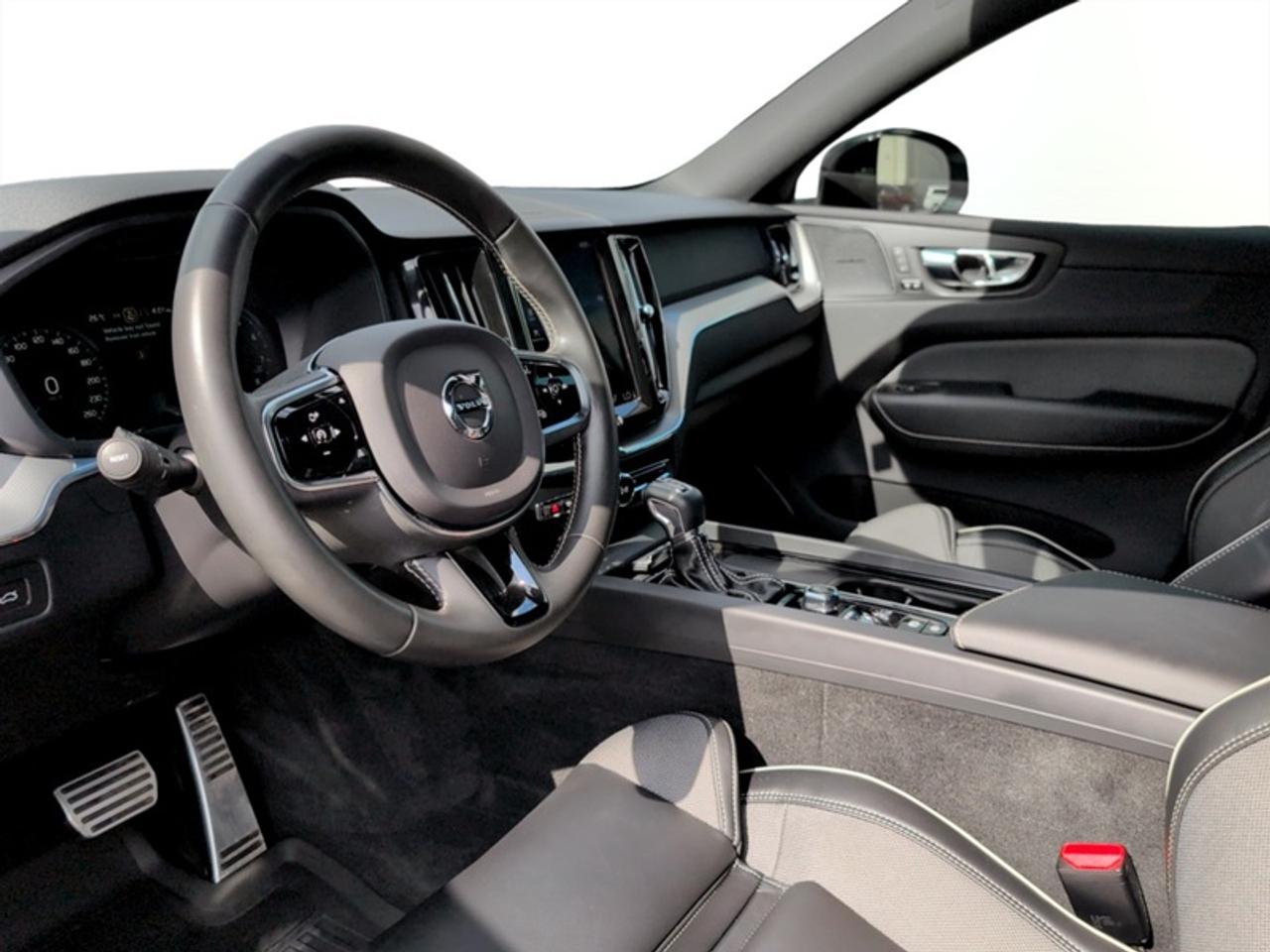 2021 Volvo XC60 T6 AWD R-Design  **LOW KMS - CLEAN CF** Photo