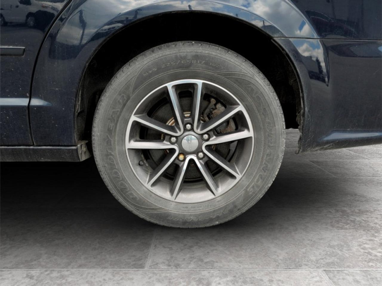 2016 Dodge Grand Caravan SXT Photo