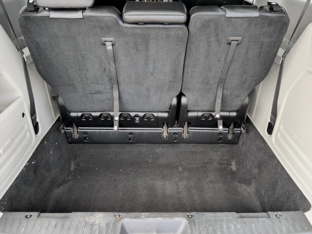 2016 Dodge Grand Caravan SXT Photo