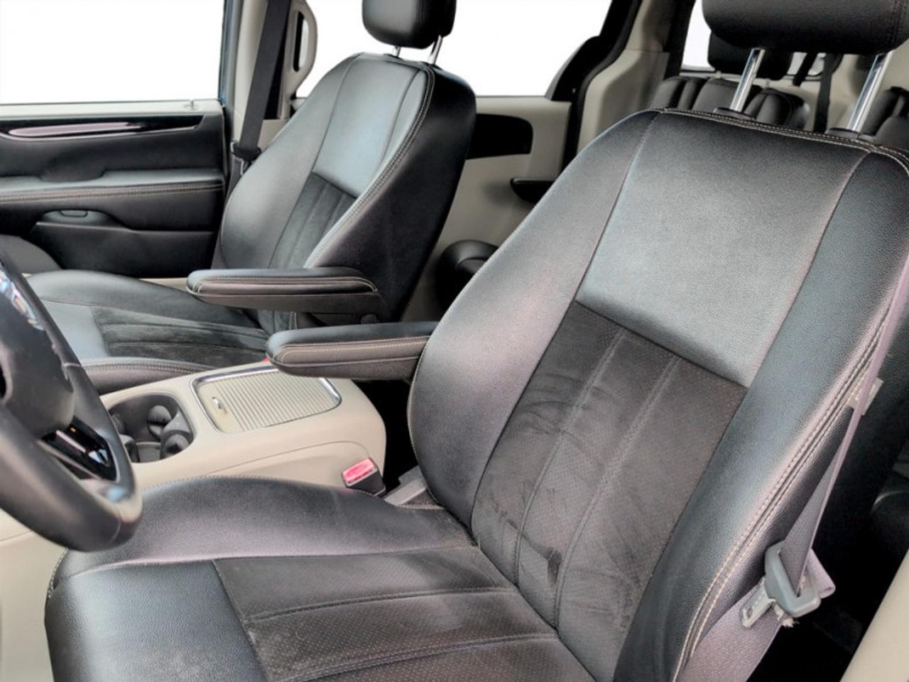 2016 Dodge Grand Caravan SXT Photo