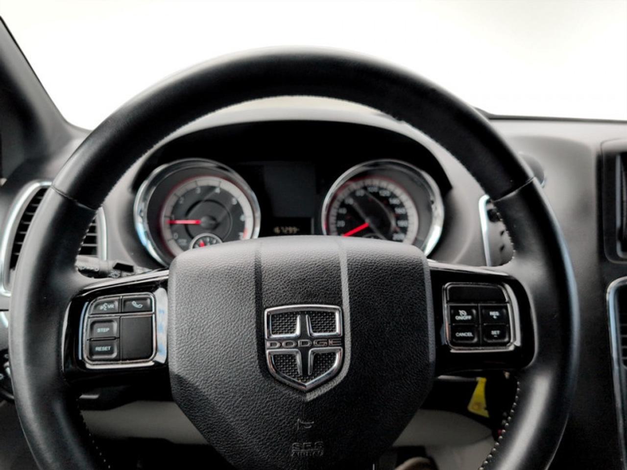 2016 Dodge Grand Caravan SXT Photo