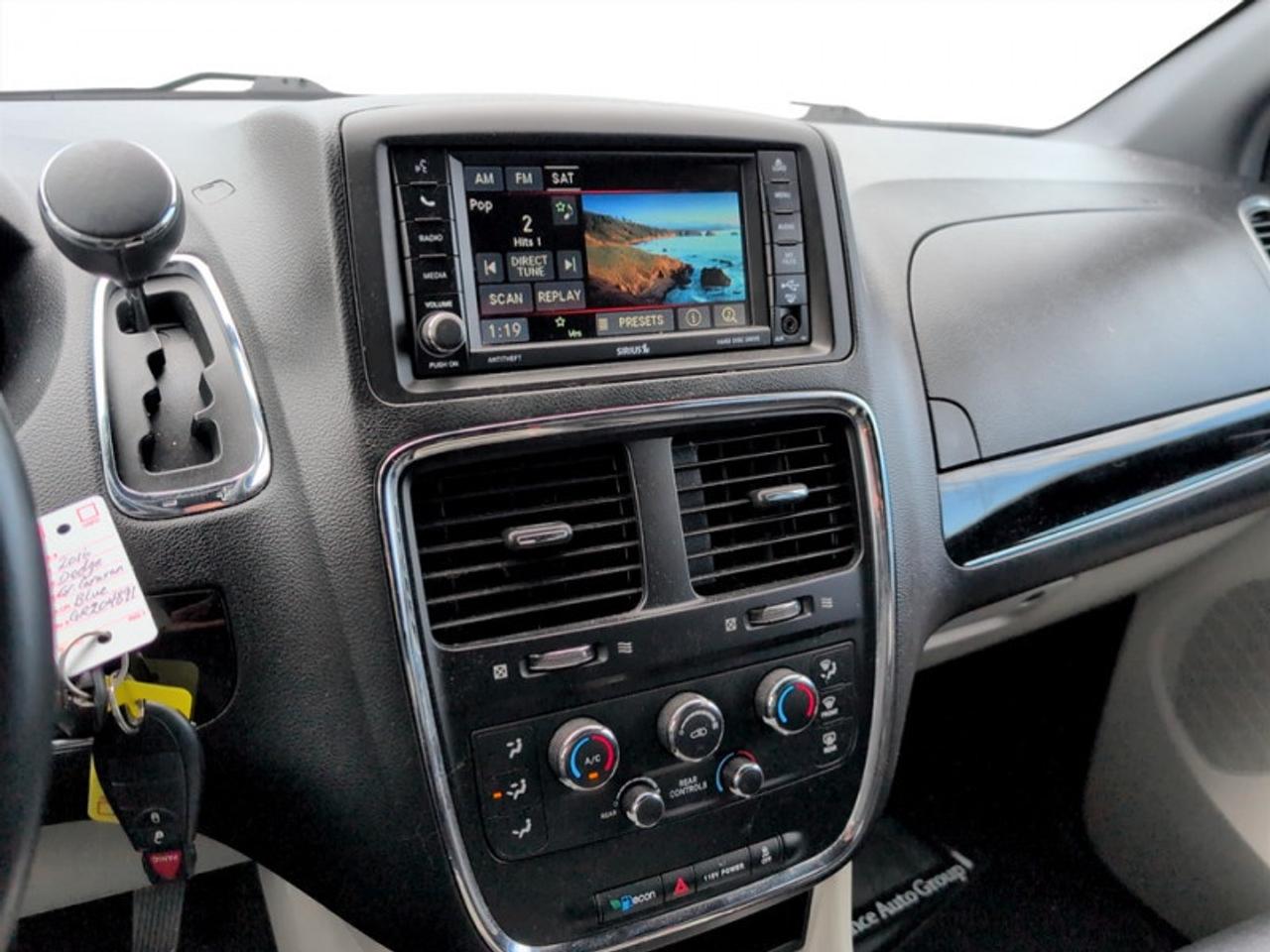 2016 Dodge Grand Caravan SXT Photo