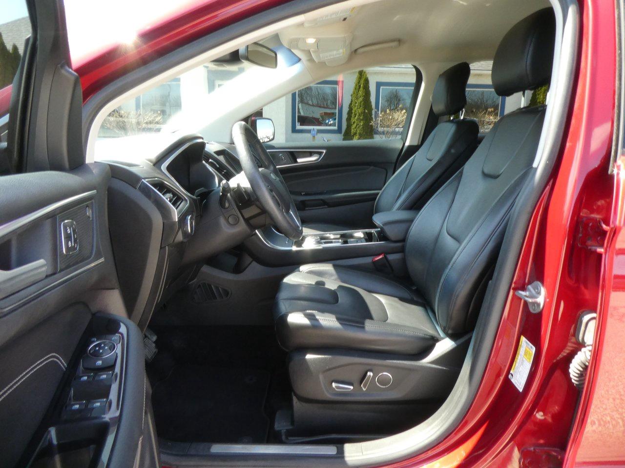 2019 Ford Edge Titanium | Heated Seats | Nav | Backup Cam | Photo