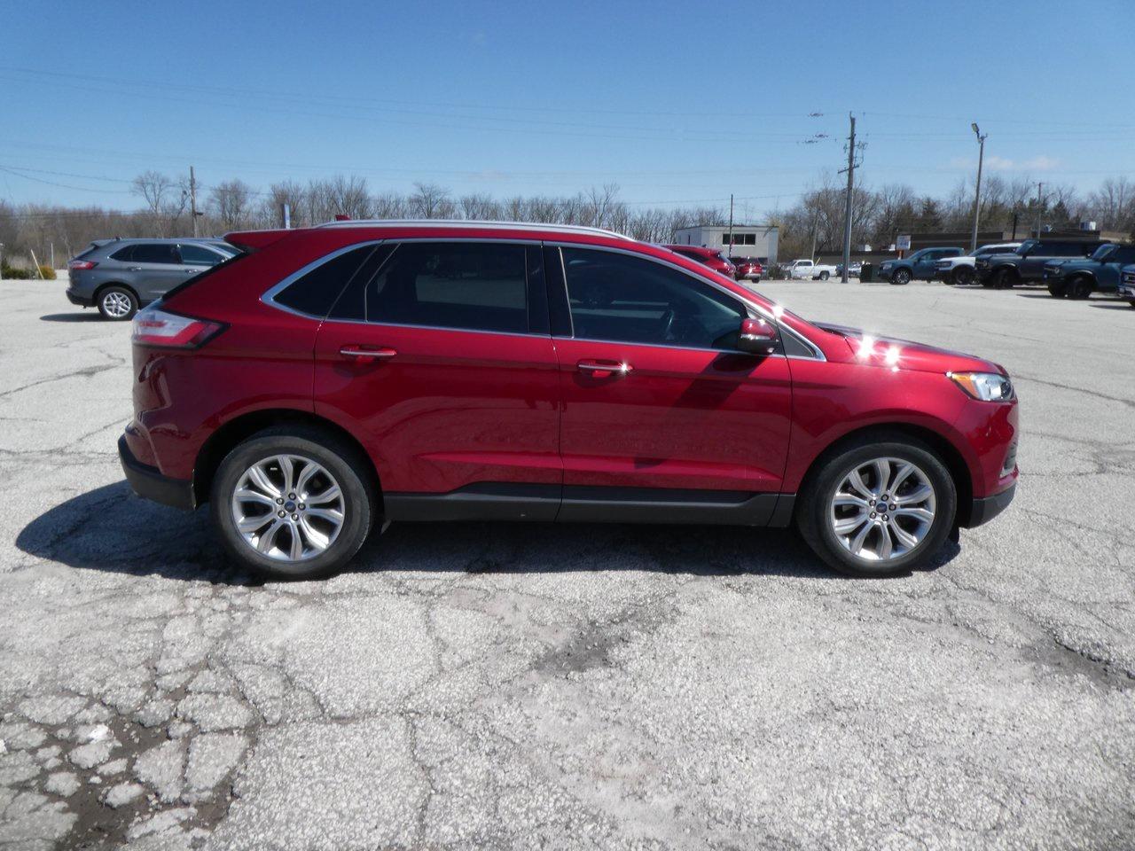 2019 Ford Edge Titanium | Heated Seats | Nav | Backup Cam | Photo