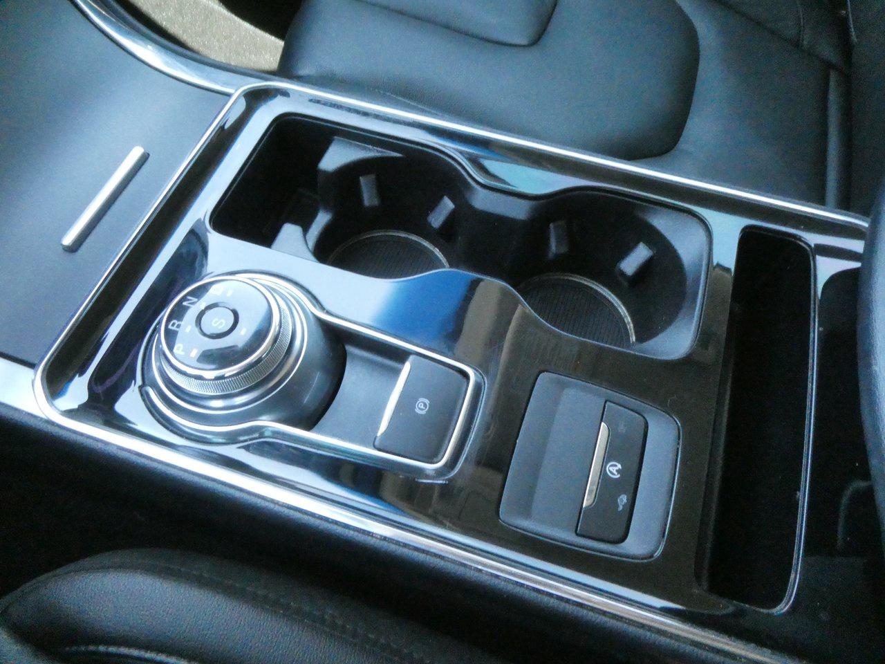 2019 Ford Edge Titanium | Heated Seats | Nav | Backup Cam | Photo