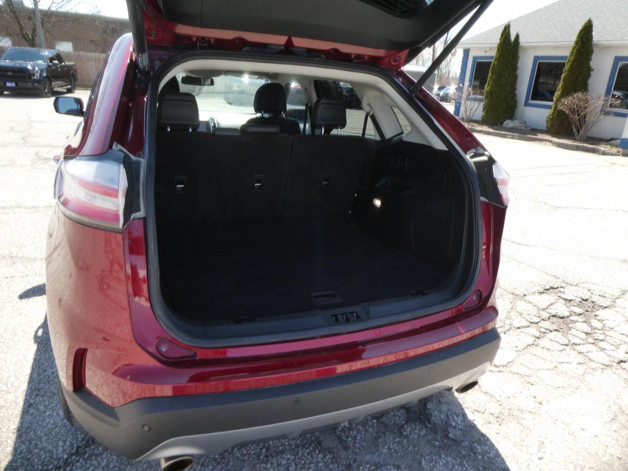 2019 Ford Edge Titanium | Heated Seats | Nav | Backup Cam | Photo